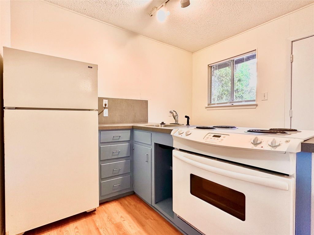 2721 Hemphill PARK B 104-21B, Austin, TX 78705