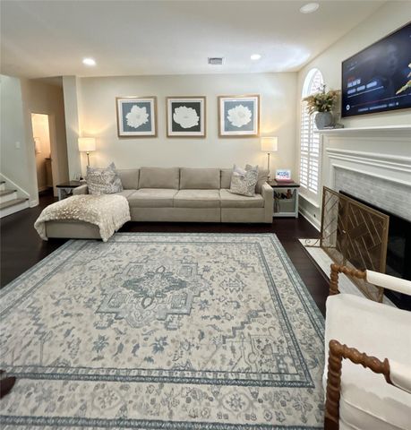107 N Summer Cloud Drive, The Woodlands, TX 77381