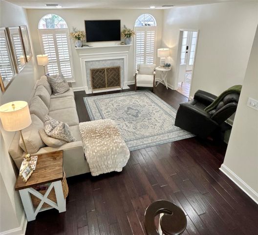 107 N Summer Cloud Drive, The Woodlands, TX 77381