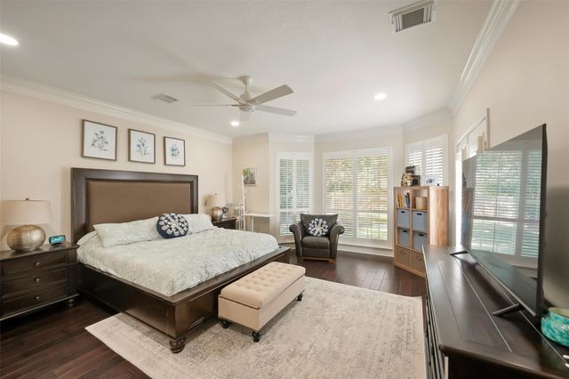 107 N Summer Cloud Drive, The Woodlands, TX 77381