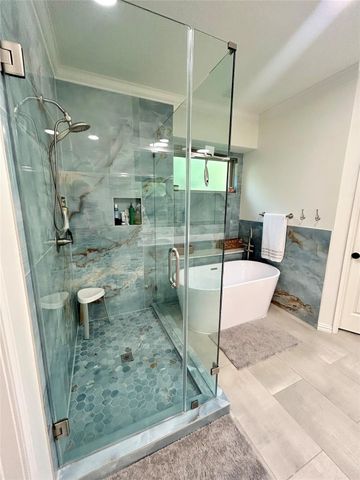 107 N Summer Cloud Drive, The Woodlands, TX 77381