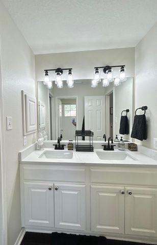 107 N Summer Cloud Drive, The Woodlands, TX 77381