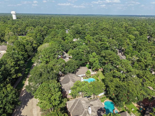 107 N Summer Cloud Drive, The Woodlands, TX 77381