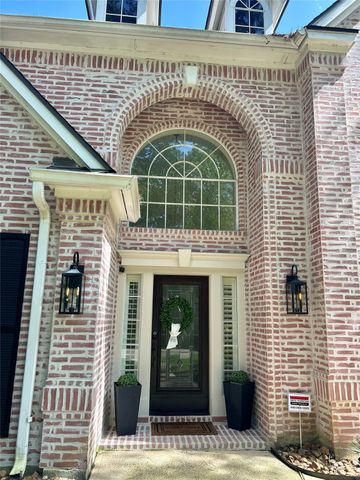 107 N Summer Cloud Drive, The Woodlands, TX 77381