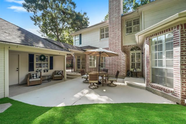 107 N Summer Cloud Drive, The Woodlands, TX 77381