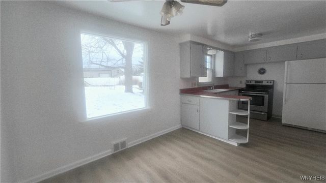 359 Wrexham Court North, Tonawanda, NY 14150