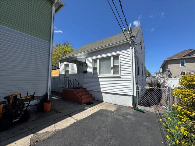 215 Roosevelt Street, Providence, RI 02909