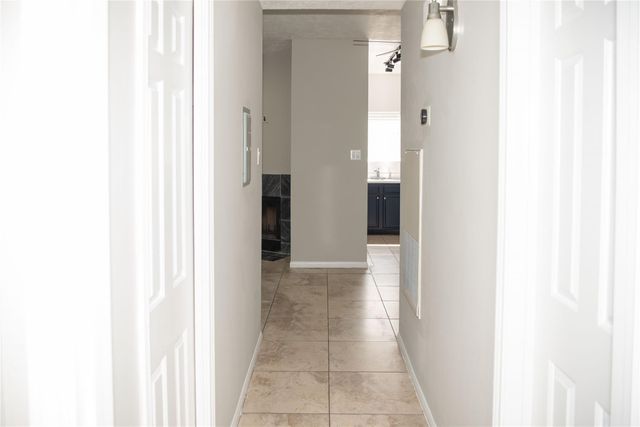 2323 Fairwind Drive 209, Houston, TX 77062