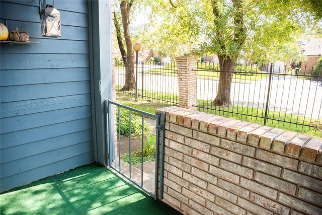 2323 Fairwind Drive 209, Houston, TX 77062