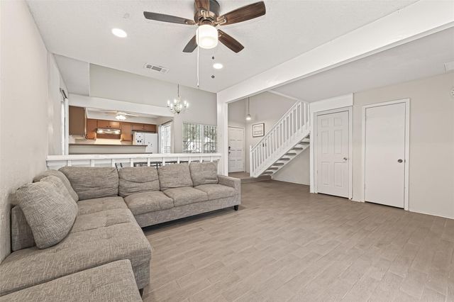 13040 Greenway Chase Court 3040, Houston, TX 77072