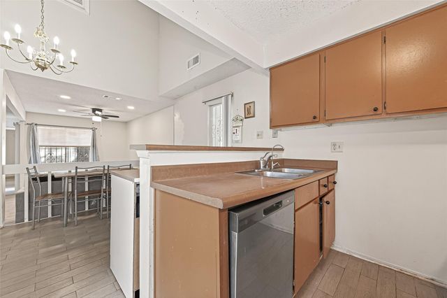 13040 Greenway Chase Court 3040, Houston, TX 77072