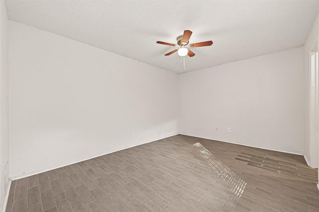 13040 Greenway Chase Court 3040, Houston, TX 77072