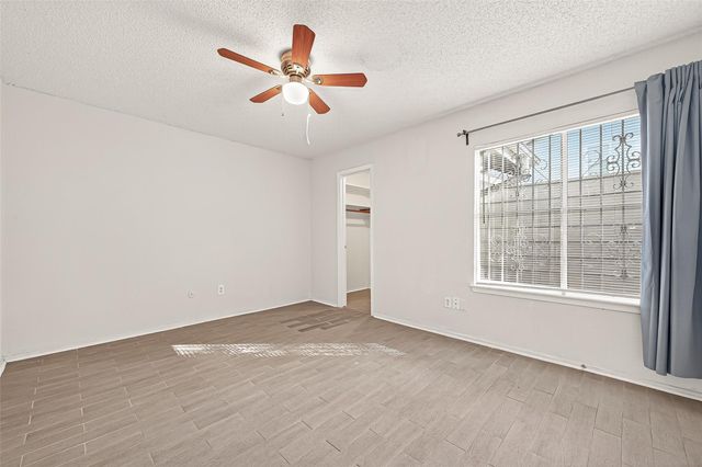 13040 Greenway Chase Court 3040, Houston, TX 77072