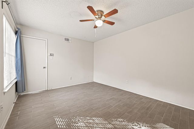 13040 Greenway Chase Court 3040, Houston, TX 77072