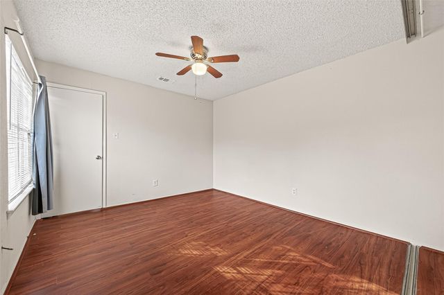 13040 Greenway Chase Court 3040, Houston, TX 77072