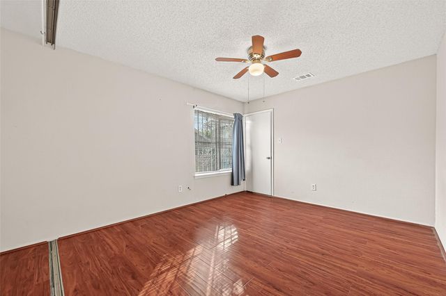 13040 Greenway Chase Court 3040, Houston, TX 77072