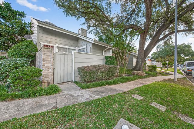 13040 Greenway Chase Court 3040, Houston, TX 77072