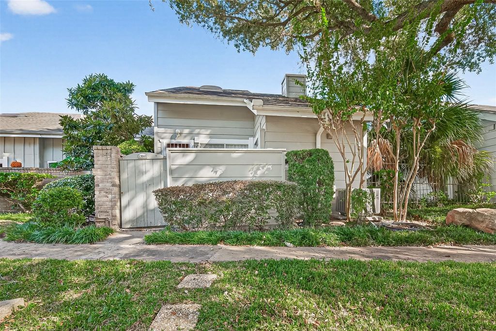 13040 Greenway Chase Court 3040, Houston, TX 77072