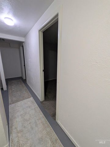 1629 S Michigan Ave, Boise, ID 83706