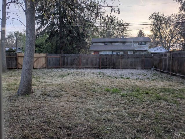 1629 S Michigan Ave, Boise, ID 83706