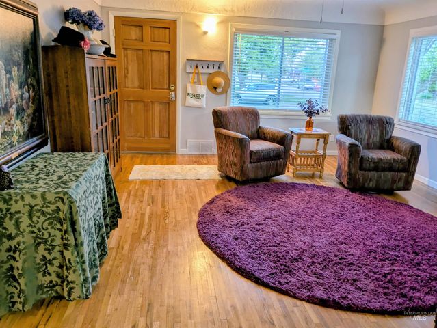 1629 S Michigan Ave, Boise, ID 83706