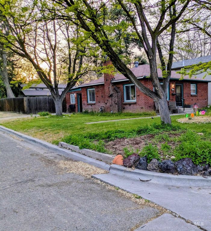 1629 S Michigan Ave, Boise, ID 83706
