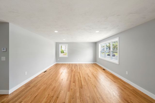 811 Main St 2, Tewksbury, MA 01876
