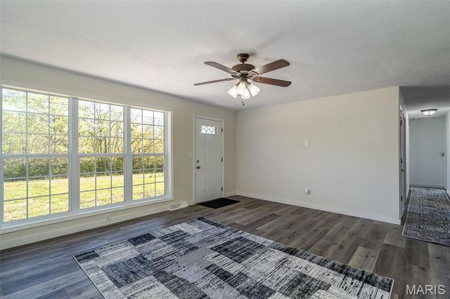 2640 Highway H, Sullivan, MO 63080