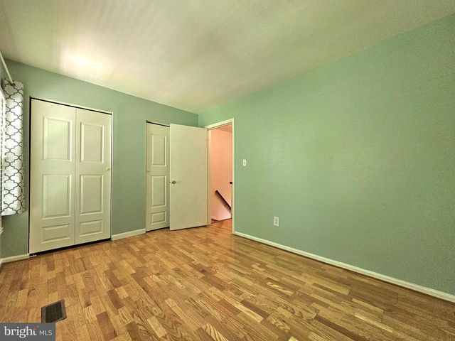 7664 NORTHERN OAKS CT, Springfield, VA 22153