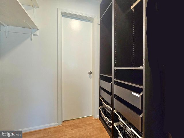 7664 NORTHERN OAKS CT, Springfield, VA 22153