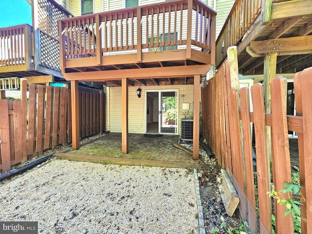 7664 NORTHERN OAKS CT, Springfield, VA 22153