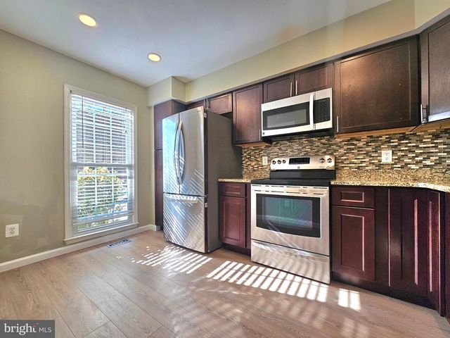7664 NORTHERN OAKS CT, Springfield, VA 22153
