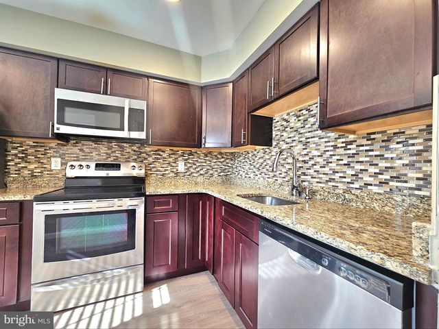 7664 NORTHERN OAKS CT, Springfield, VA 22153