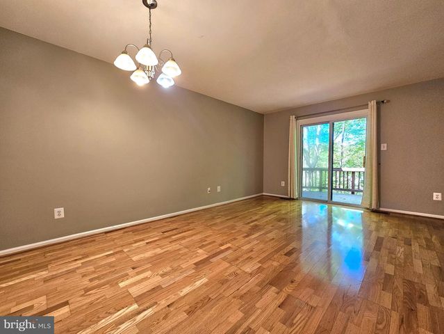 7664 NORTHERN OAKS CT, Springfield, VA 22153