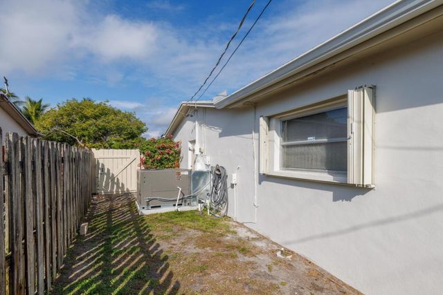 300 Michigan Place, West Palm Beach, FL 33409