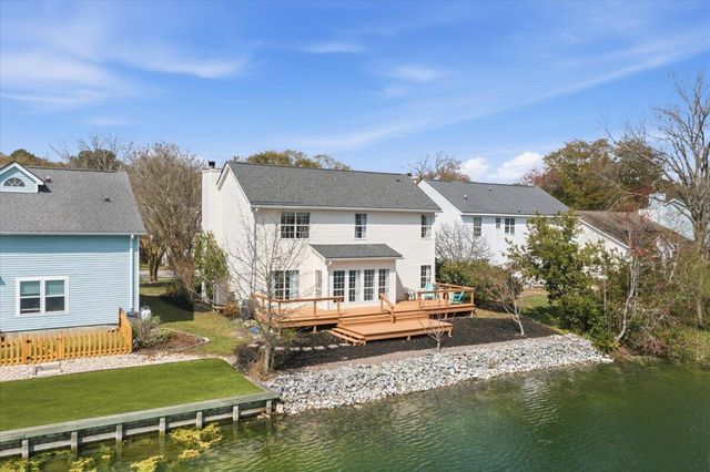 1732 Crystal Lake Drive, Charleston, SC 29412