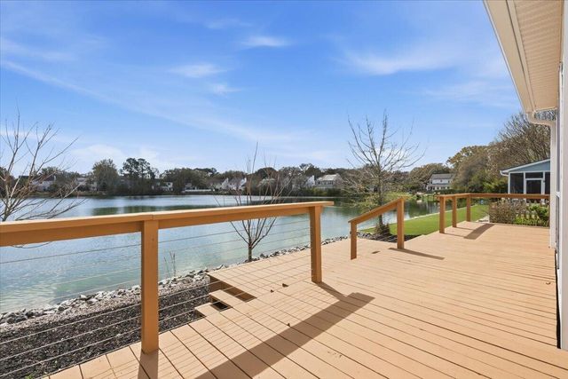 1732 Crystal Lake Drive, Charleston, SC 29412