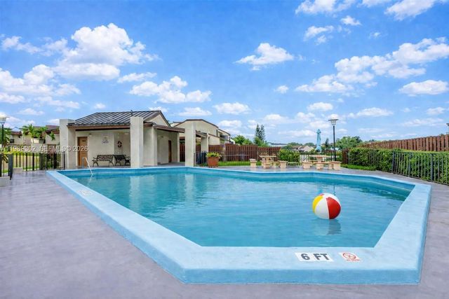 441 NW 98th Ct 441, Miami, FL 33172