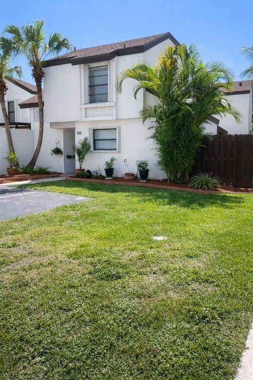 441 NW 98th Ct 441, Miami, FL 33172