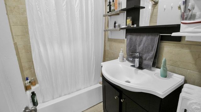 35 Essex St 1, Cambridge, MA 02139