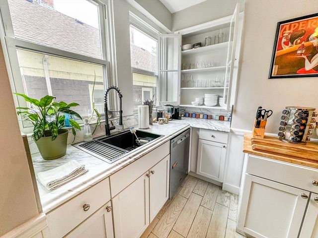 35 Essex St 1, Cambridge, MA 02139