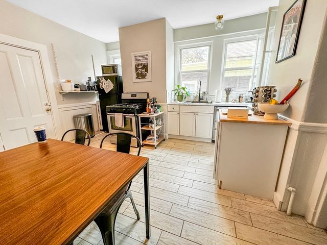 35 Essex St 1, Cambridge, MA 02139