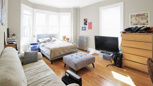 35 Essex St 1, Cambridge, MA 02139