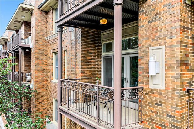 600 W Meadow Street 206, Fayetteville, AR 72701