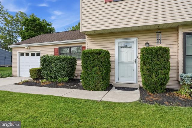 2049 HAWTHORNE LN, Hatfield, PA 19440