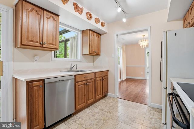 2049 HAWTHORNE LN, Hatfield, PA 19440