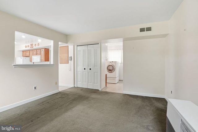 2049 HAWTHORNE LN, Hatfield, PA 19440