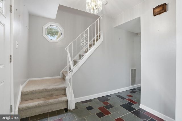 2049 HAWTHORNE LN, Hatfield, PA 19440