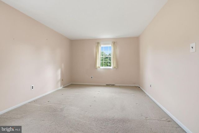 2049 HAWTHORNE LN, Hatfield, PA 19440