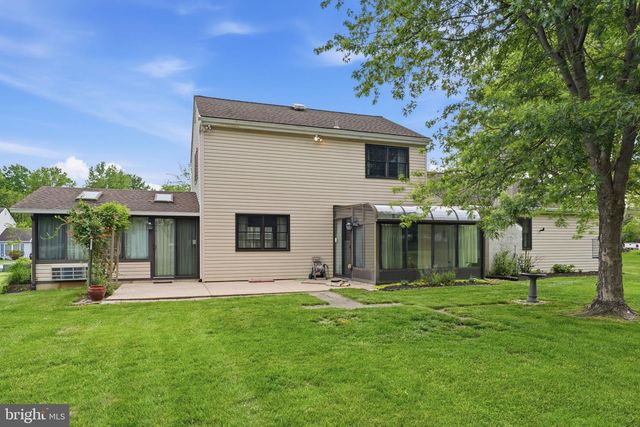 2049 HAWTHORNE LN, Hatfield, PA 19440